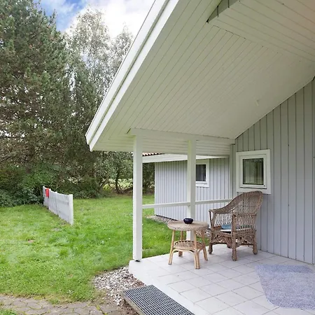 8 Person In Rodby-by Traum Kramnitse