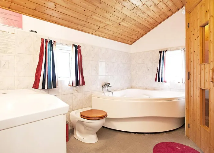 8 Person In Rodby-by Traum Vakantiehuis Kramnitse